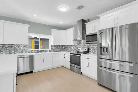 949 Plantation Road Key Largo FL 33037