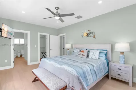 949 Plantation Road Key Largo FL 33037