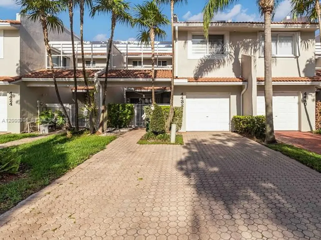 4432 NW 98th Avenue Doral FL 33178
