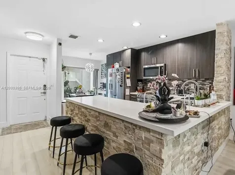 4432 NW 98th Avenue Doral FL 33178