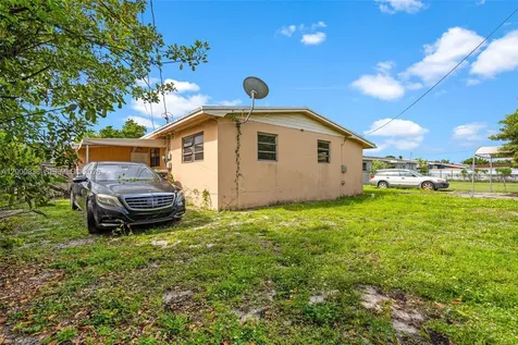 1321 NW 176th Terrace Miami Gardens FL 33169