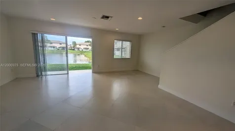5910 Royal Way Tamarac FL 33321