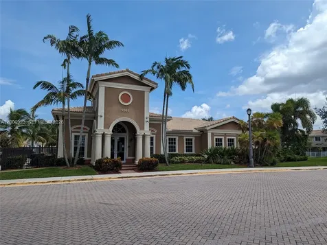 5910 Royal Way Tamarac FL 33321