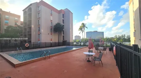 5201 NW 7th Street Miami FL 33126