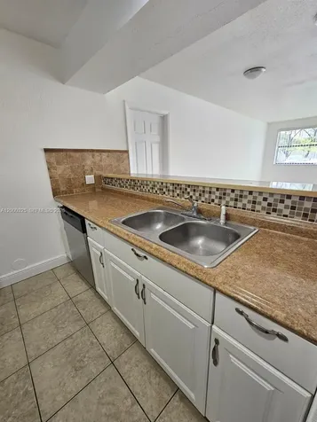 8180 Geneva Court Doral FL 33166