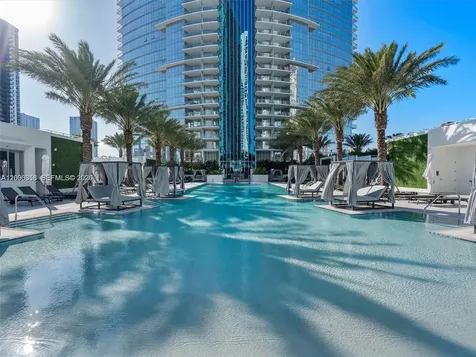 851 NE 1st Avenue Miami FL 33132
