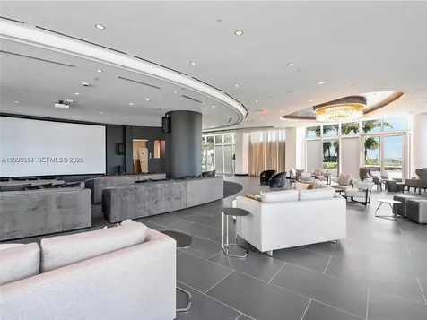 851 NE 1st Avenue Miami FL 33132