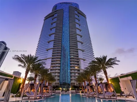 851 NE 1st Avenue Miami FL 33132