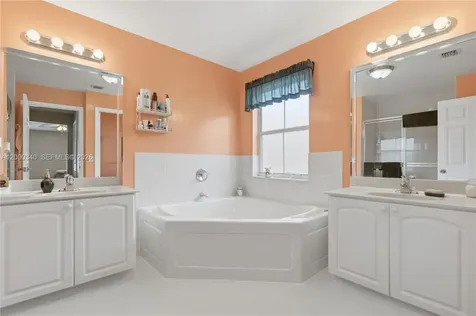 14033 N Cypress Cove Circle Davie FL 33325