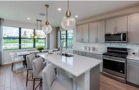 2485 Primrose Place Oakland Park FL 33309