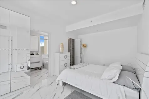 300 S Biscayne Boulevard Miami FL 33131