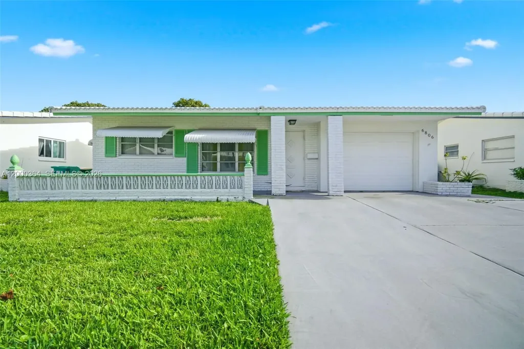 6806 NW 75th Drive Tamarac FL 33321