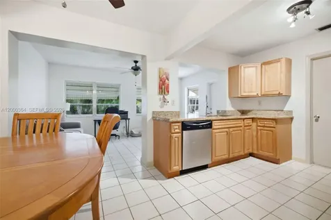 6806 NW 75th Drive Tamarac FL 33321