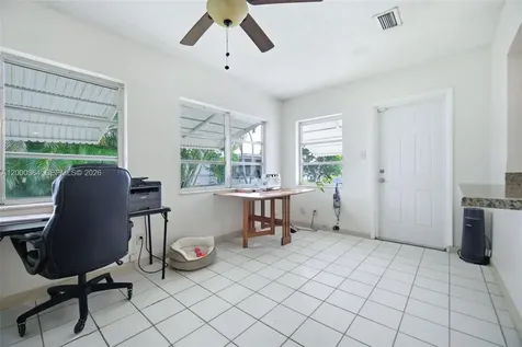 6806 NW 75th Drive Tamarac FL 33321