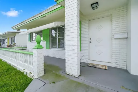 6806 NW 75th Drive Tamarac FL 33321