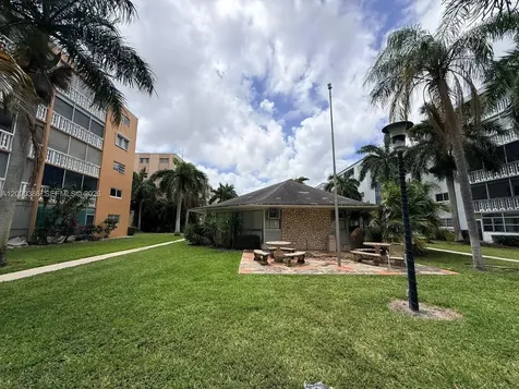 219 NE 14th Avenue Hallandale Beach FL 33009
