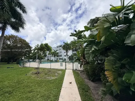 219 NE 14th Avenue Hallandale Beach FL 33009