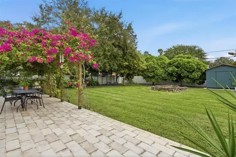 565 South Drive Miami Springs FL 33166