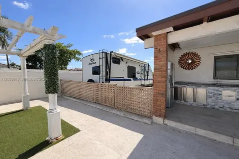 5521 SW 132nd Avenue Miami FL 33175