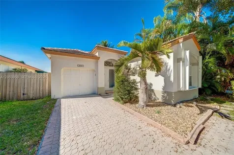 2924 NW 99th Place Doral FL 33172