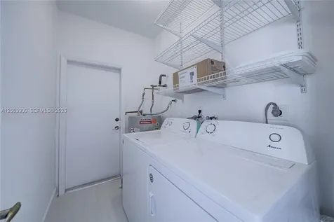 2924 NW 99th Place Doral FL 33172