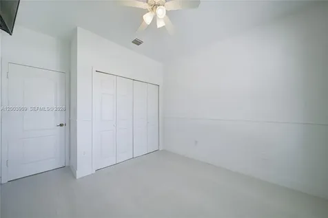 2924 NW 99th Place Doral FL 33172