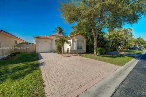 2924 NW 99th Place Doral FL 33172