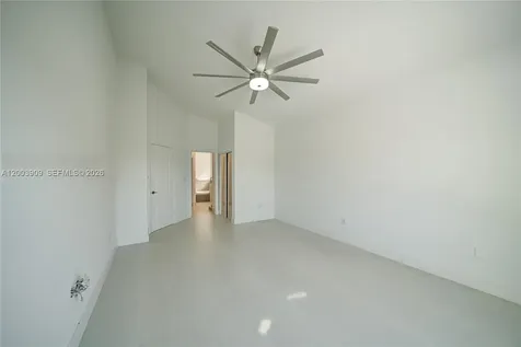 2924 NW 99th Place Doral FL 33172