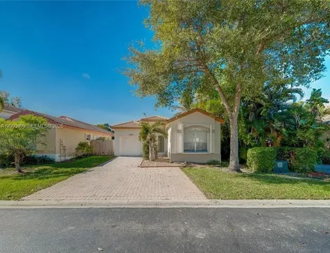 2924 NW 99th Place Doral FL 33172