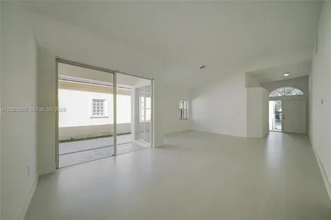 2924 NW 99th Place Doral FL 33172