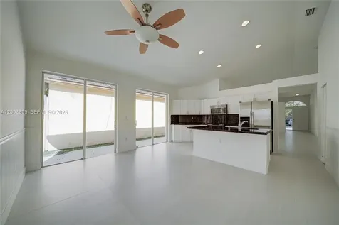 2924 NW 99th Place Doral FL 33172