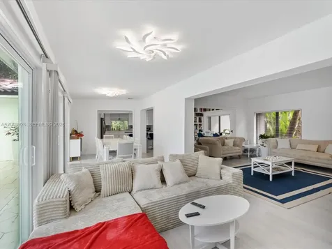 5000 Riviera Drive Coral Gables FL 33146
