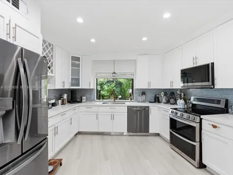 5000 Riviera Drive Coral Gables FL 33146