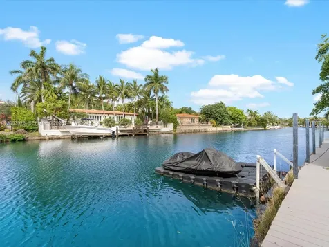 5000 Riviera Drive Coral Gables FL 33146