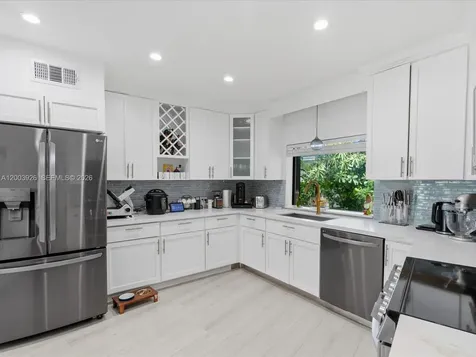 5000 Riviera Drive Coral Gables FL 33146