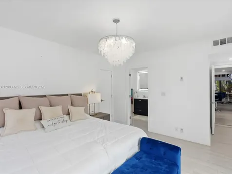 5000 Riviera Drive Coral Gables FL 33146
