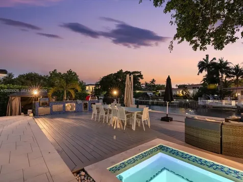5000 Riviera Drive Coral Gables FL 33146