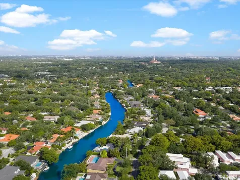 5000 Riviera Drive Coral Gables FL 33146