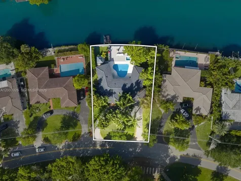 5000 Riviera Drive Coral Gables FL 33146