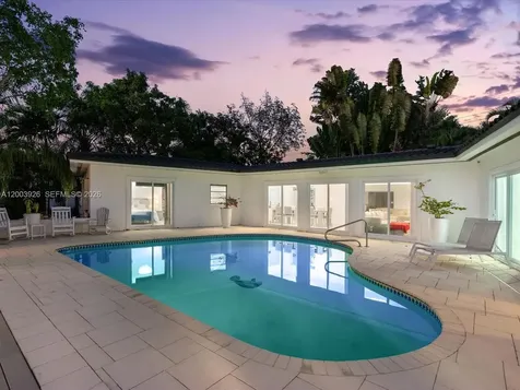 5000 Riviera Drive Coral Gables FL 33146