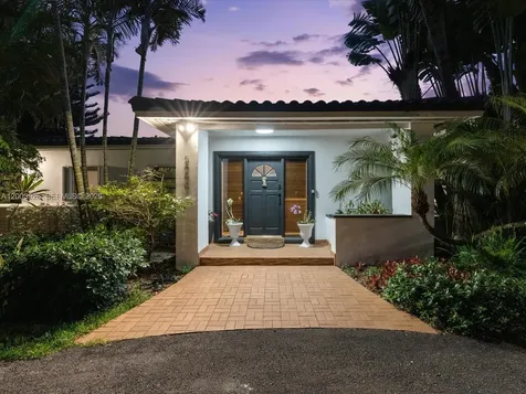 5000 Riviera Drive Coral Gables FL 33146