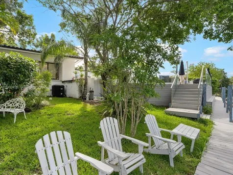 5000 Riviera Drive Coral Gables FL 33146