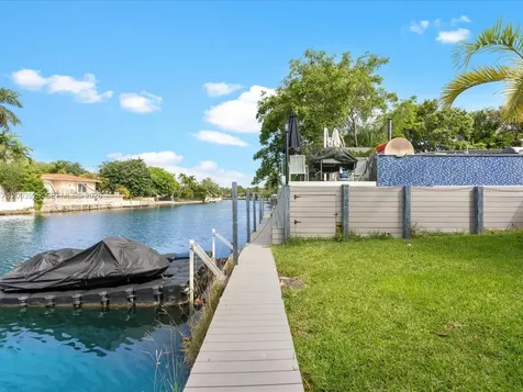 5000 Riviera Drive Coral Gables FL 33146