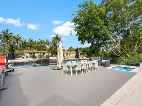 5000 Riviera Drive Coral Gables FL 33146