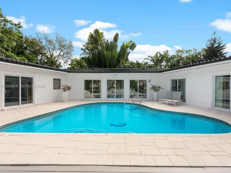 5000 Riviera Drive Coral Gables FL 33146