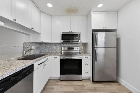 889 Hamilton Drive Homestead FL 33034