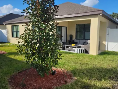 5517 Amusement Avenue Fort Pierce FL 34947