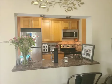 9405 W Flagler Street Miami FL 33174