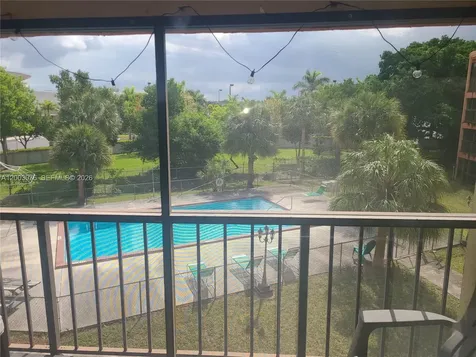 9405 W Flagler Street Miami FL 33174