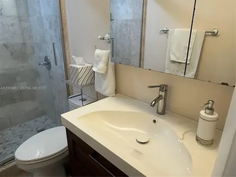 5033 NW 7th Street Miami FL 33126